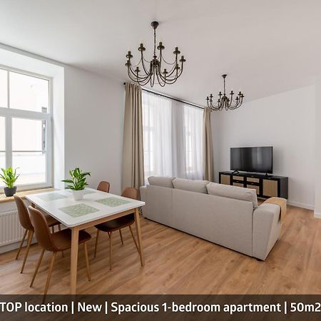 Spacious 1-Bedroom Apartment In The Heart Of Old Town Ρίγα Εξωτερικό φωτογραφία